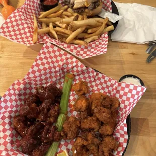 Boneless wings and cheese burger