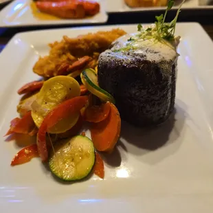 8oz filet with potatoes and veggies