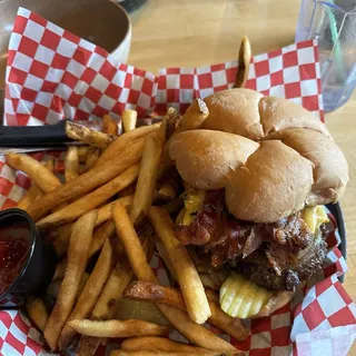 Hickory Bacon Cheeseburger