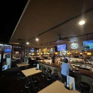 sushi and sashimi, interior