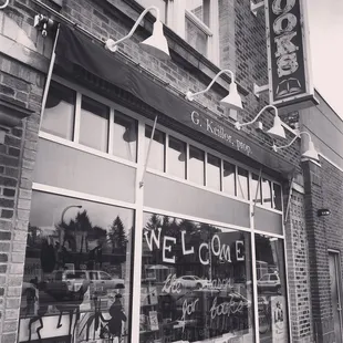 Keillor's famed Book Store Next-door to Mac's campus swag Good stories spun here  #NOLA_Haiku #LakeWobegone #GarrisonKeillor #STPaul #Books