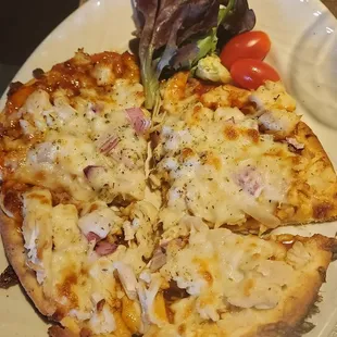 BBQ chicken pizza