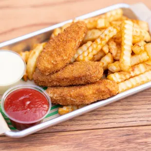 a tray of fries and ketchup