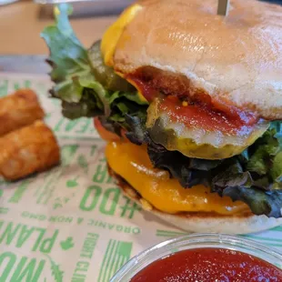 Classic burger with tots