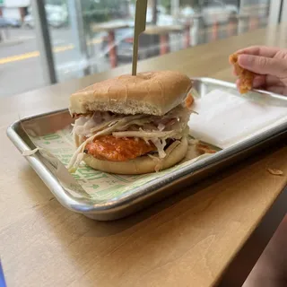 Buffalo Chik'n Burger*