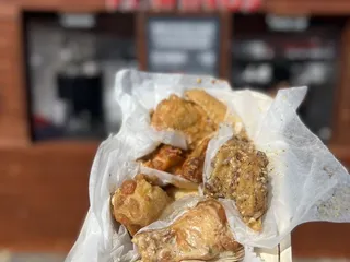 PI Wings