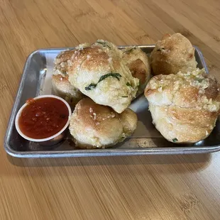Garlic knot (6 piece)