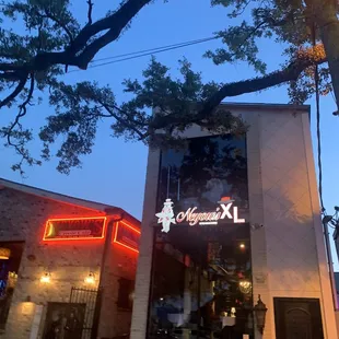 the outside of the restaurant