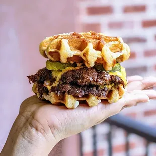 Billy&apos;s Classic On a Waffle Bun @aka.thefoodguide