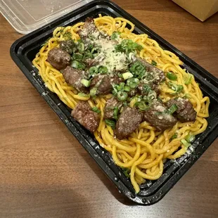 Garlic Noodles with Tri Tip Steak