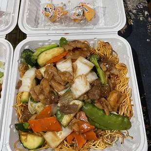 Combination HK Style Crispy Noodles