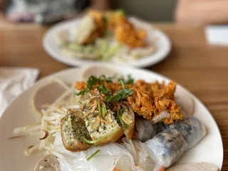 Banh Cuon Luu Luyen
