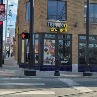 the outside of the restaurant
