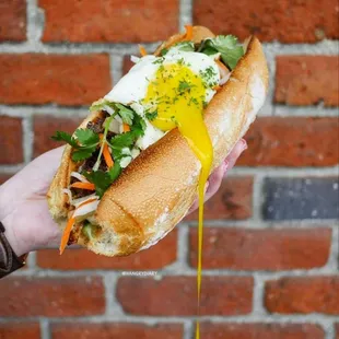 Pork sandwich with egg