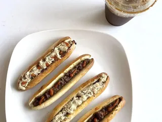 Quán Gặp Gỡ
