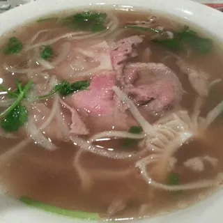 Pho Dac Biet (Special Beef Rice Noodle Soup)