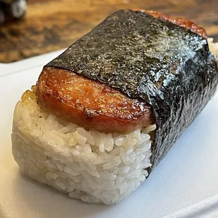 Spam misubi (yum!)