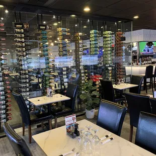 Wall O&apos; wine!