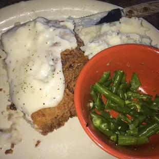 Chicken fried steak with mashed potatoes and green beans. EXCELLENT!!
