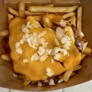Cold CHILI CHEESE FRIES from Nice Burger in Irvine, which uses Bulk DoorDash for very slow delivery.