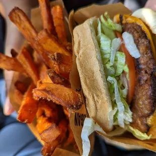 Jalapeno Cheeseburger w/ Sweet Potato Fries