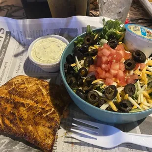 Grilled blacken Mahi with side salad