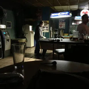 ows a man preparing food