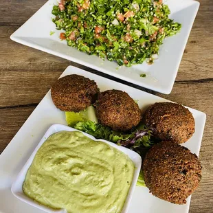 Delicious tabouli with falafel