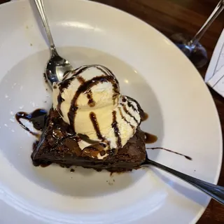 Double Layer Chocolate Cake