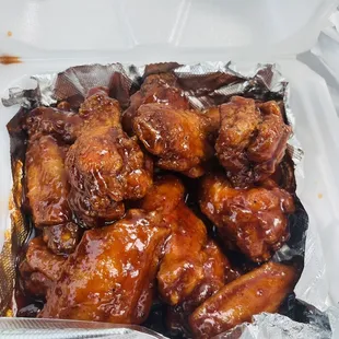 Honey bbq wings  Perfect amount of crunch and sauce! So good!