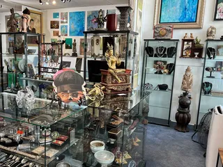 Robyn Buntin Of Honolulu Gallery