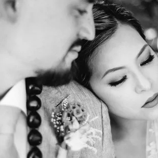 #turtlebayresort #destinationwedding #nickpugayphotography #brideandgroom #bw #blackandwhiteportrait #hawaiiweddingphotographe­r