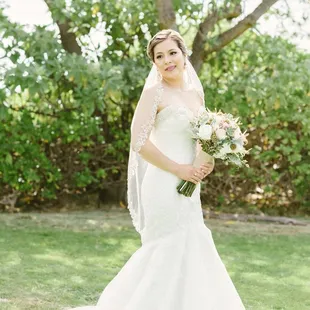 #turtlebayresort #destinationwedding #nickpugayphotography #bride #hawaiiweddingphotographe­r #wedding