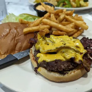 Bacon Cheeseburger with Fries
