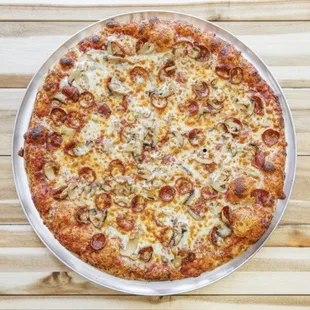 Pepperoni Mushroom Pizza! Delicious cupping pepperoni!