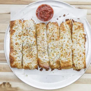 Nick's Cheesy Garlic Bread! 6 slices of cheesy goodness!