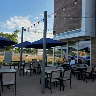 Outdoor dinning