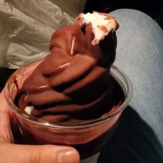 Froyo w/Chocolate Shell