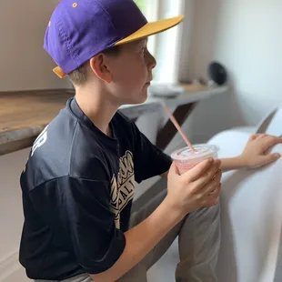 Street view seating. Kids smoothie.