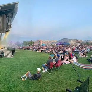 Pano (find the moon)