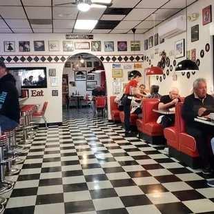 diners in a diner