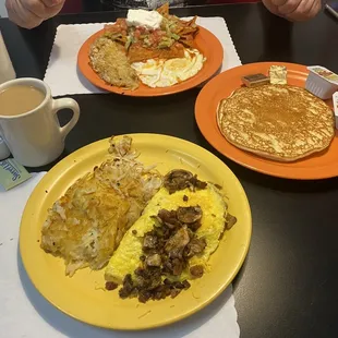 1/2 omelette + chilaquiles