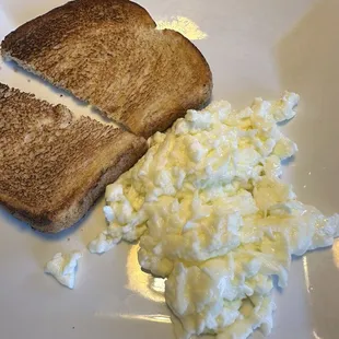 Scrambled egg whites and rye toast
