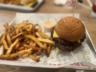 MOOYAH Burgers, Fries & Shakes