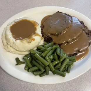 Meat loaf with Gravy mashed potatoes and string beans