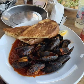 1 lb. Steamed Mussels