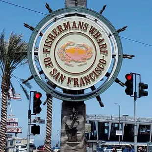 the sign for fisherman's wharf