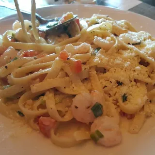 Alfredo Fettuccine with Shrimp