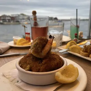 food, chicken wings and fried chicken