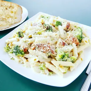 Chicken broccoli Ziti